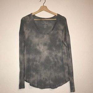 Light blue/gray shirt